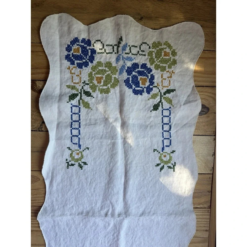 VINTAGE LINEN DRESSER DOILY TABLE RUNNER CROSS STITCH EMBROIDERY FLORAL